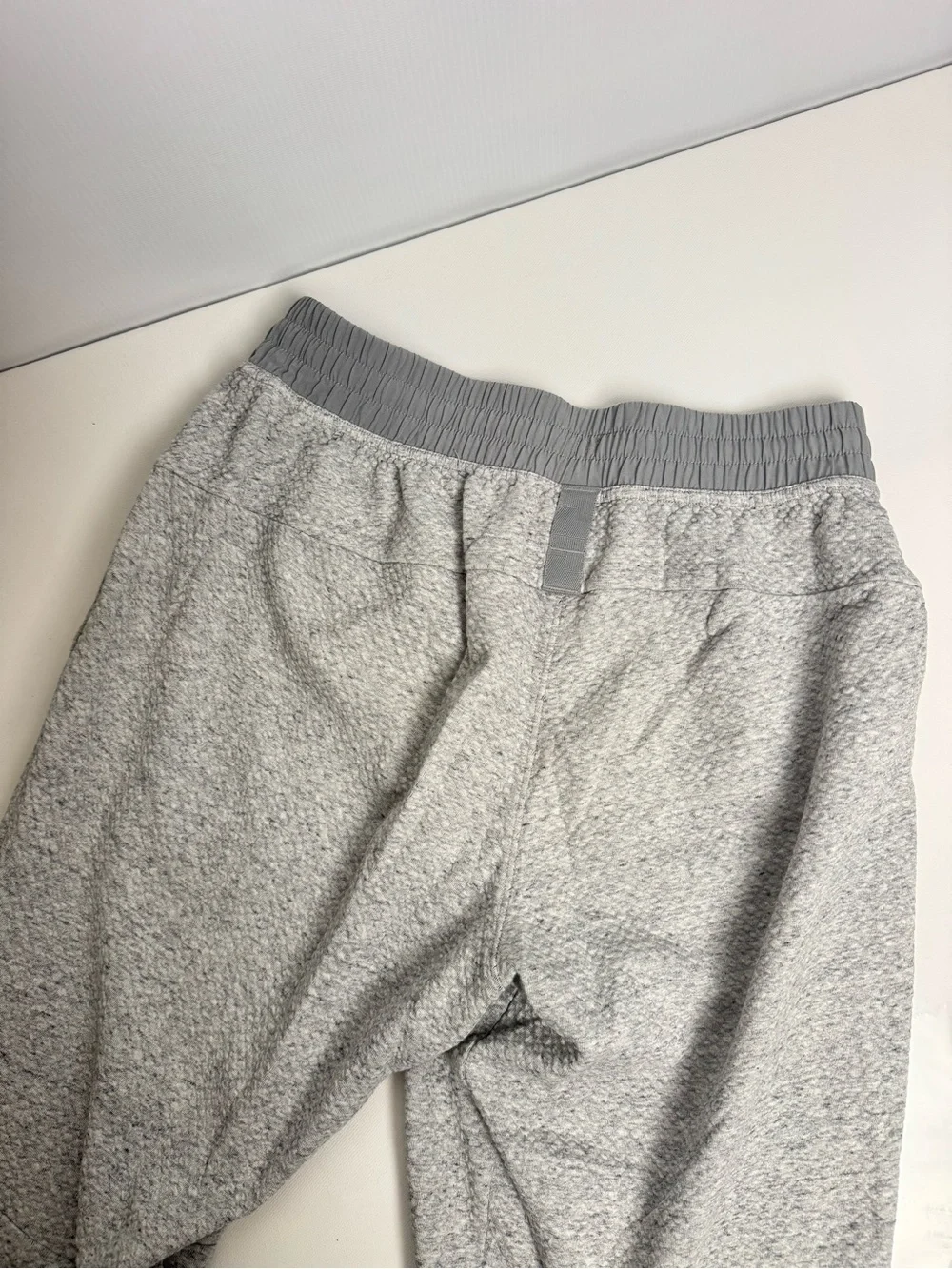 NWOT Lululemon Men’s At Ease Joggers Sweatpants Light Grey/Black Size S